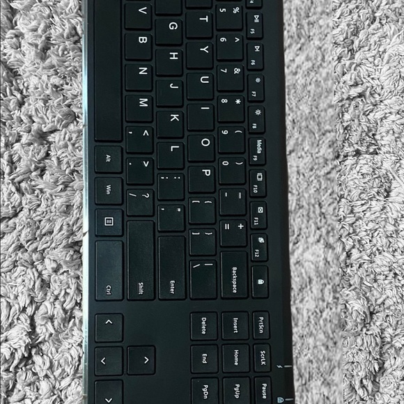 Wireless Keyboard - Picture 2 of 5